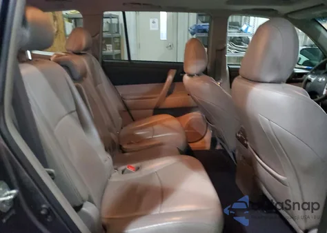 2011 Toyota Highlander Base из США, поврежденный, VIN 5TDBK3EH3BS072037